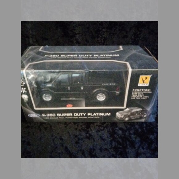 Remote Control Ford Truck F350 Super Platinum . - Picture 3 of 9